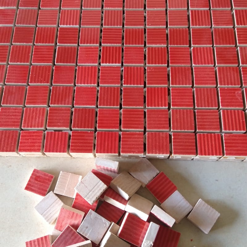 Acuarela 15x15 malla góngora rojo (36 cuadraditos  de 2.2x2.2 x 7mm de espesor)