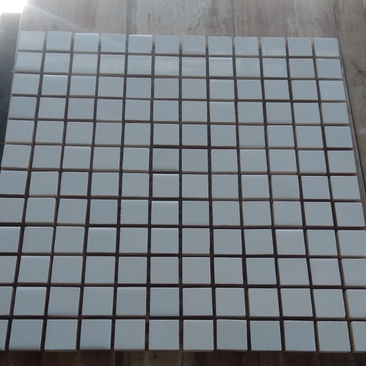 Acuarela 30x30 malla blanco brillante (2,2×2,2) 1ra Calidad 